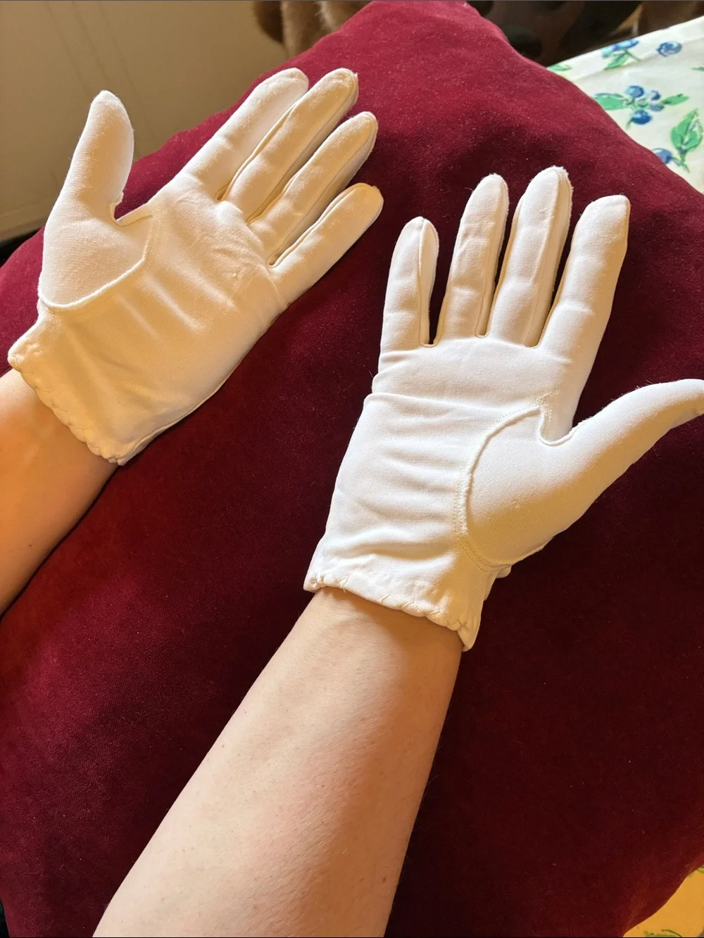 Vintage Cream Ladies Gloves